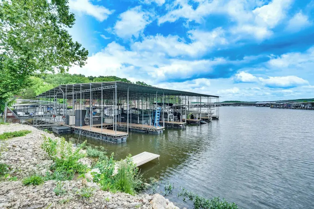Grill, Boat Slip, & Game Room: Calm Cove Apt!
