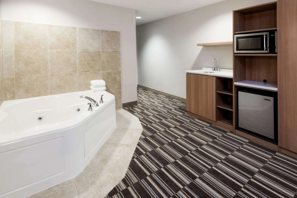 Microtel Inn & Suites by Wyndham - Penn Yan