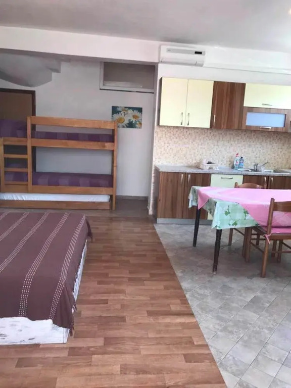 Denis Rooms and Apartments