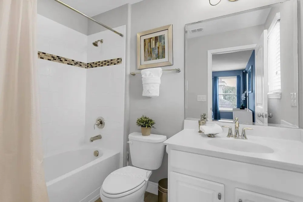 Posh and Roomy Home With Spa Near Disneyworld, CDC Standards #6st345