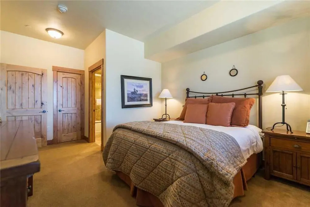 5101 Emerald Lodge, Trappeur's Crossing Apartment 3