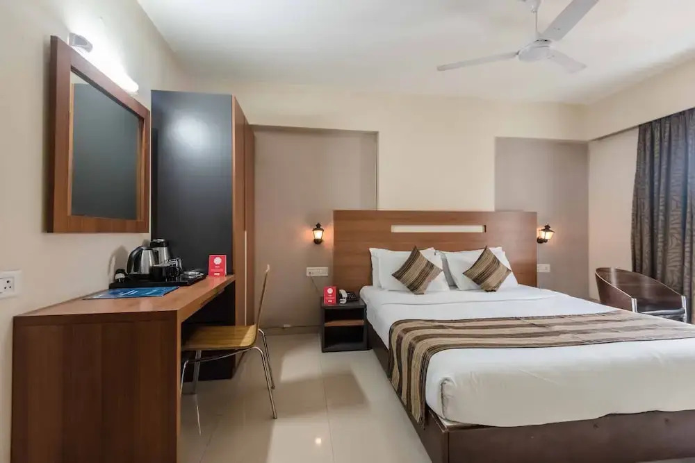 OYO 6833 Hotel Tanish Residency