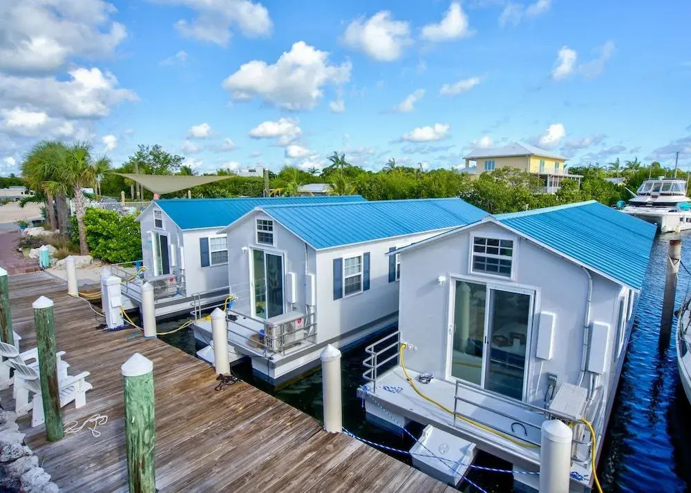 Aqua Lodge Rentals At Coconut Cay
