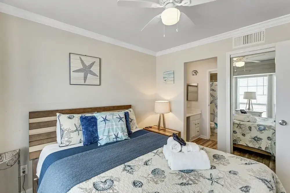 Victorian With A View 3 Bedroom Condo