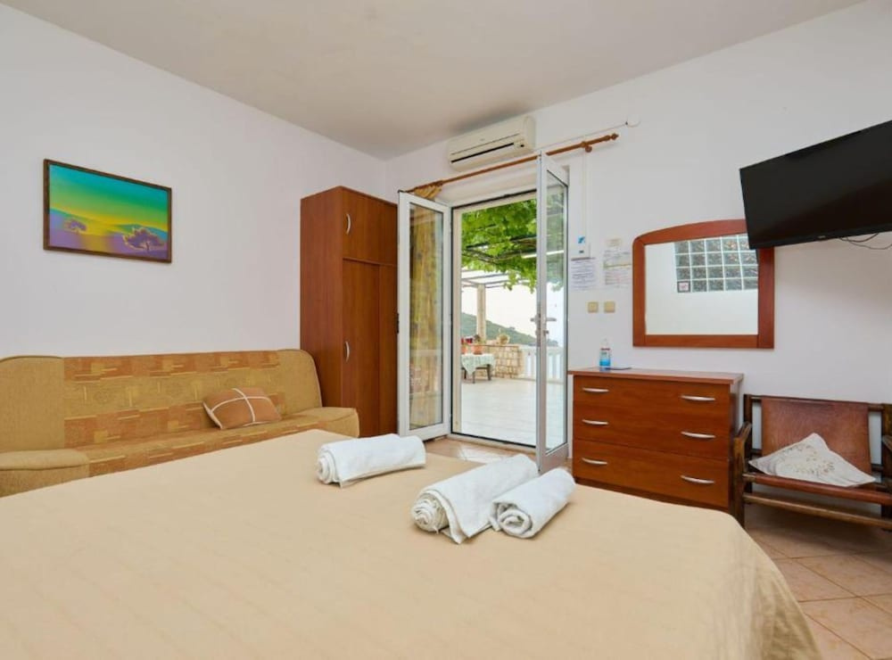 Villa Azure Saplunara