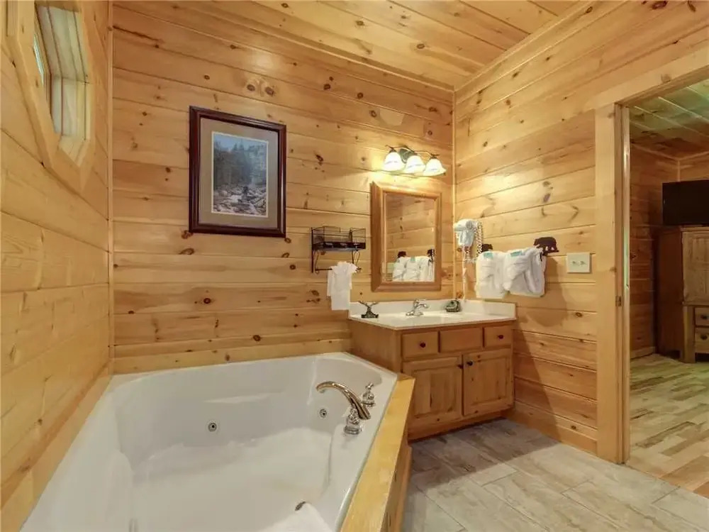 Bearly Makin It, 1 Bedroom, Arcade, Pool Access, Hot Tub, Sleeps 6