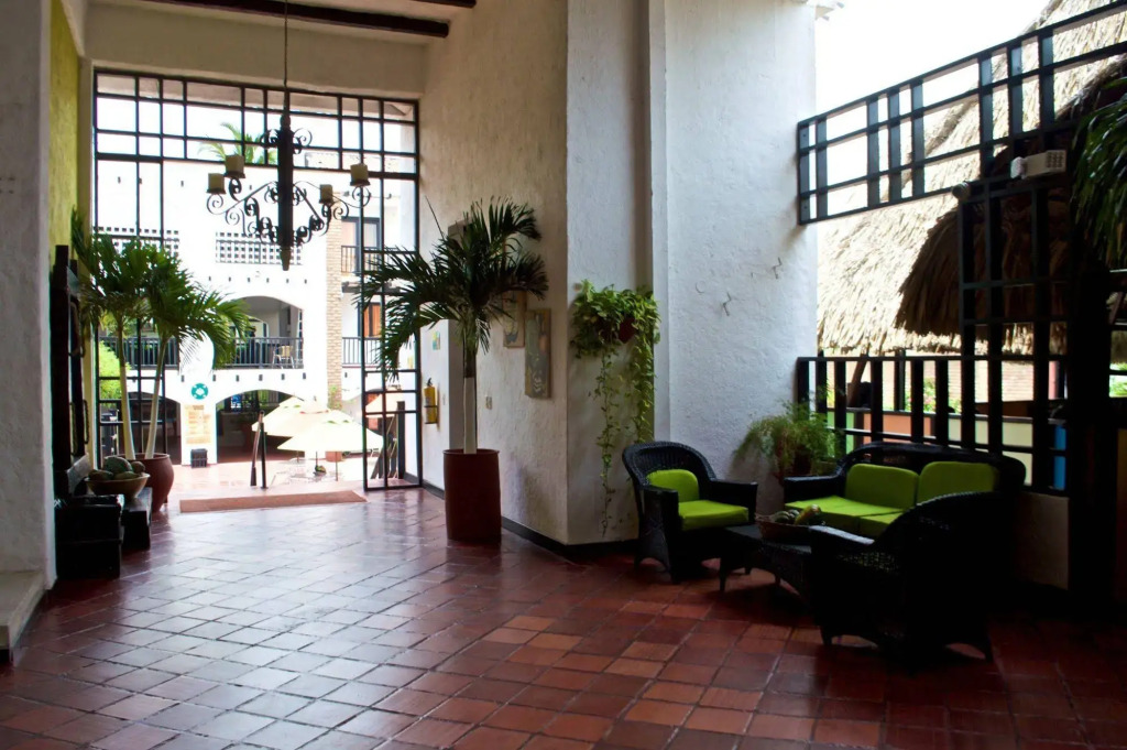 Hotel Sansiraka Suites By GEH Suites