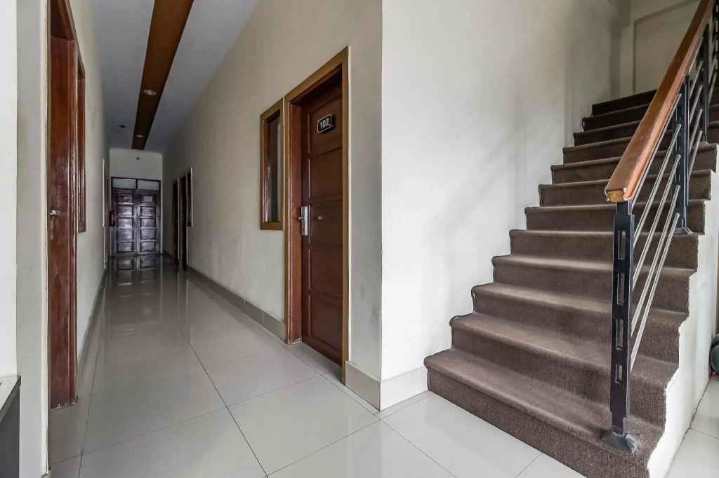 RedDoorz near Mall Panakkukang 3