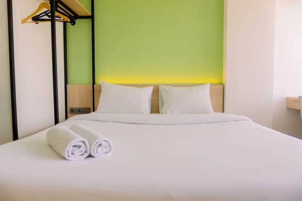 Homey And Cozy Living Studio Poris 88 Apartment