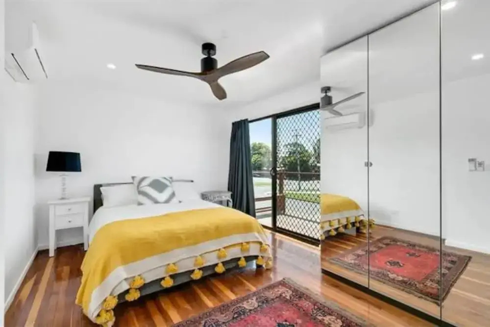 Spacious 2 Bedroom Townhouse In Southport