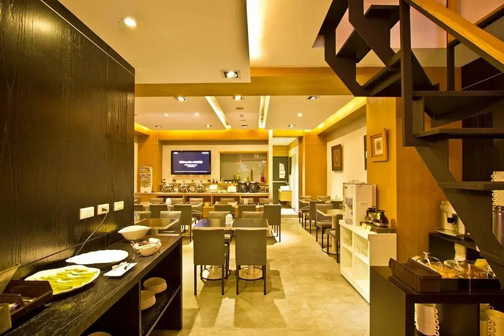 Newful Hotel
