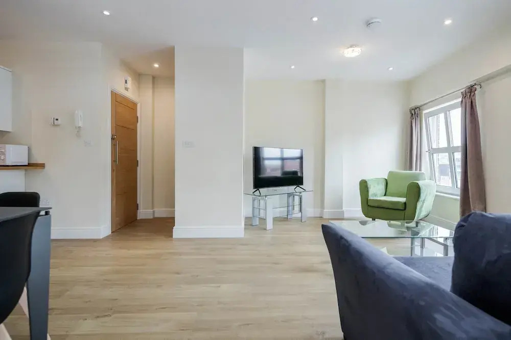 Luxury 2 Bedroom Apartments with Parking