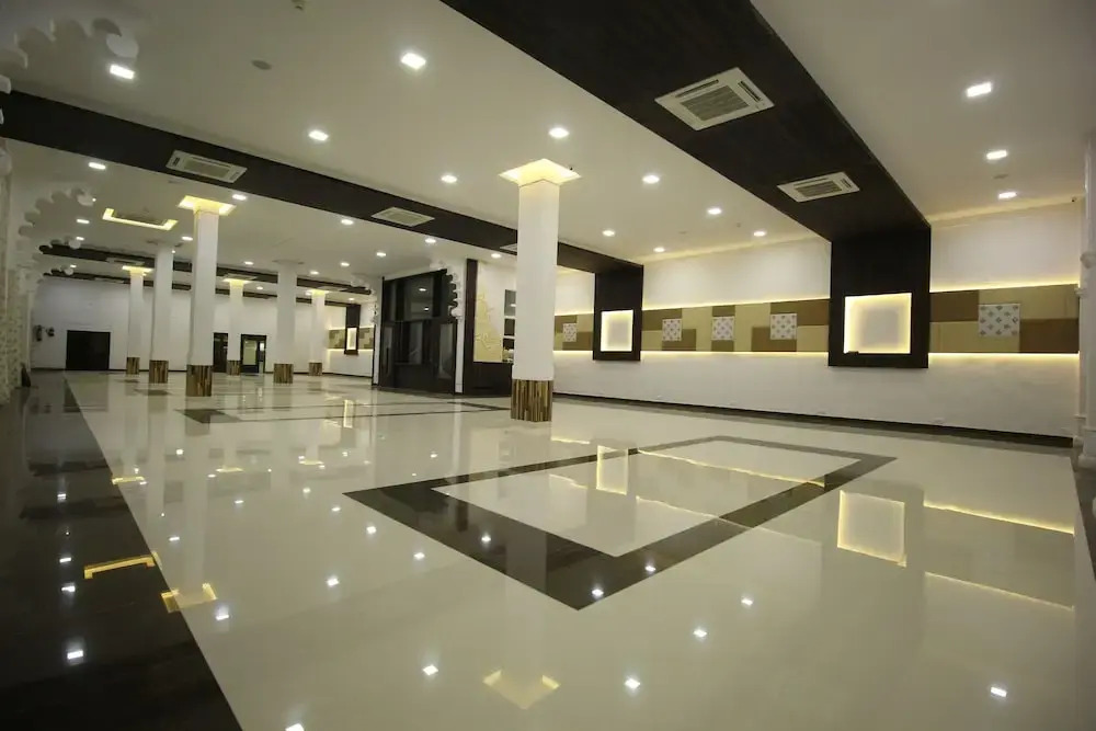 OYO 3783 Hotel Bhavani Palace