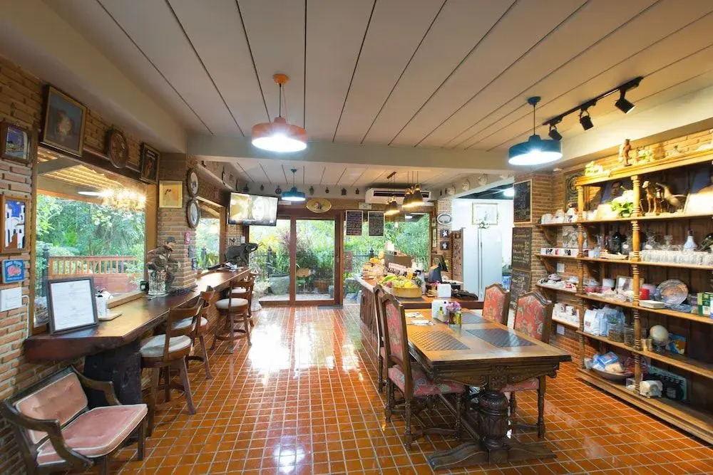 Cattanis Riverside Home