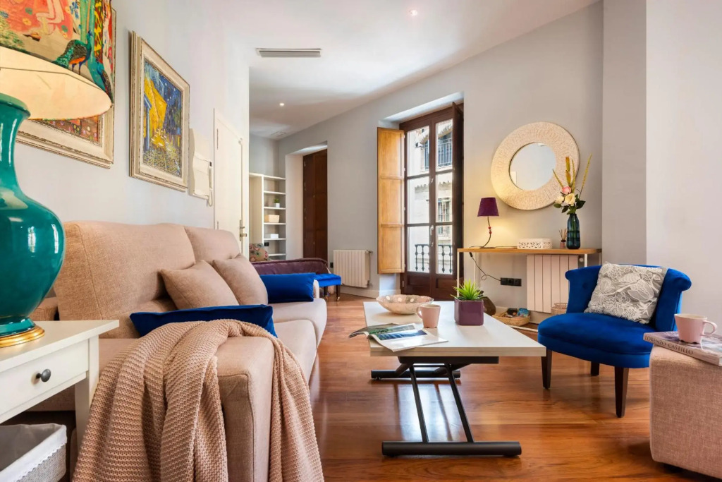 Cathedral Luxury Studio, Swimming Pool and Cathedral Views