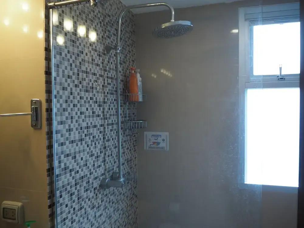 7B - 5 Bedroom Downtown Penthouse With Shared Pool