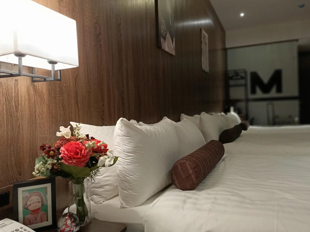 Mayer Inn
