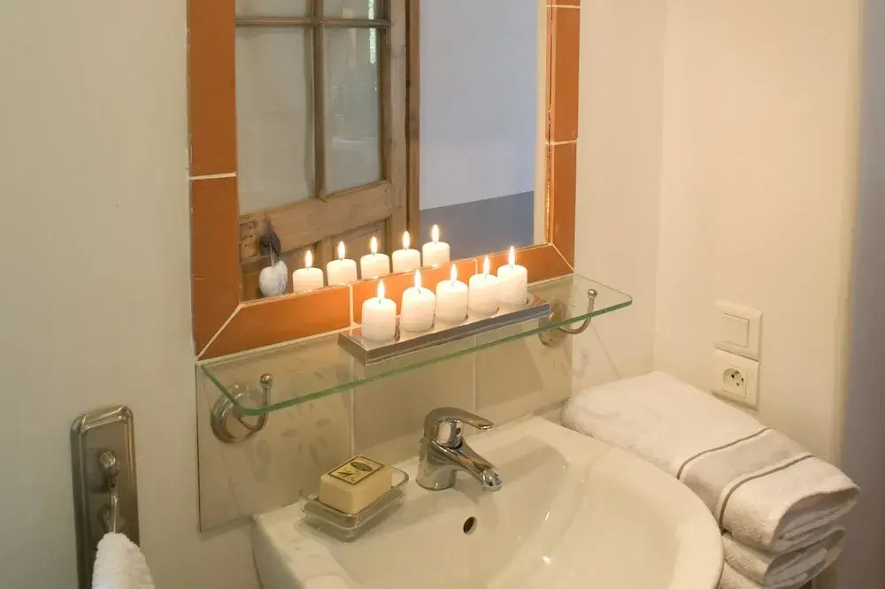 Mansion With 5 Bedrooms in Grans, With Pool Access, Furnished Garden a