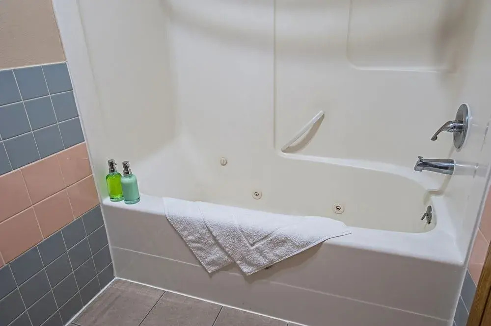 Quality Inn & Suites Pacific Seattle
