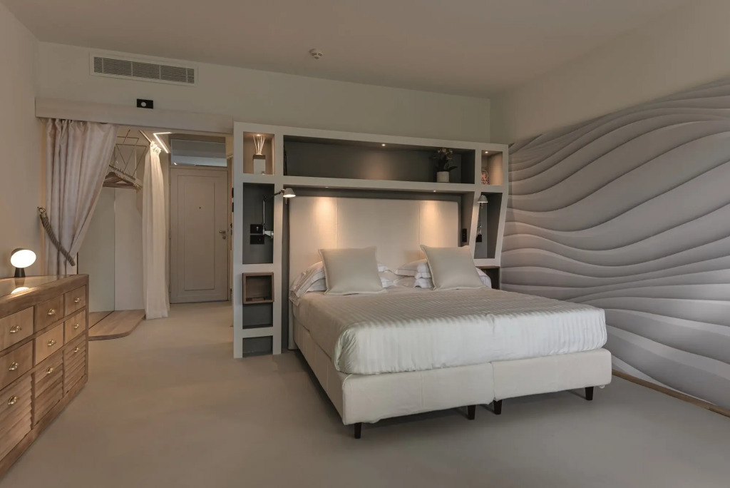 Augustus Hotel & Resort