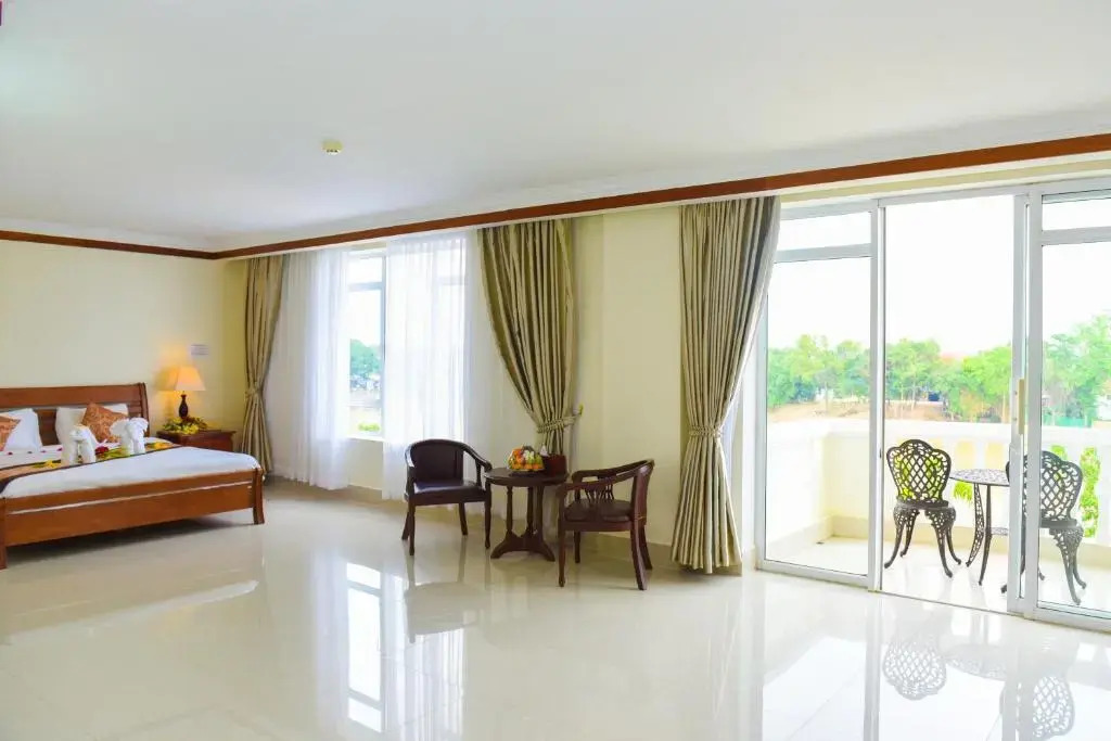 Pursat Riverside Hotel & Spa