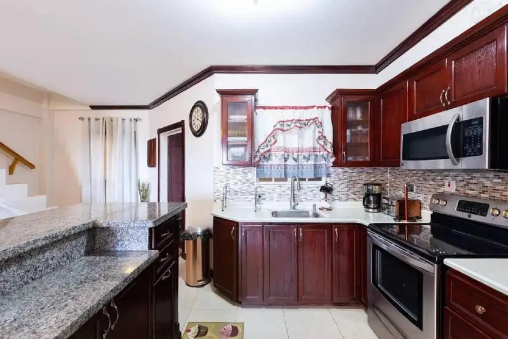 Loft - Sleeps 4 - Parking - Balcony