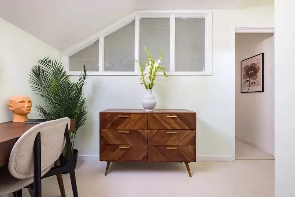 The Shadwell Secret - Contemporary 4bdr House