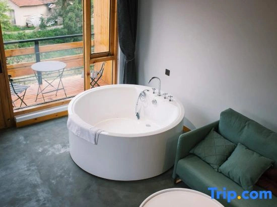 Yuny Valley · Hidden World · YINS · Designer's Boutique Stay (Anji Yunshang Prairie)