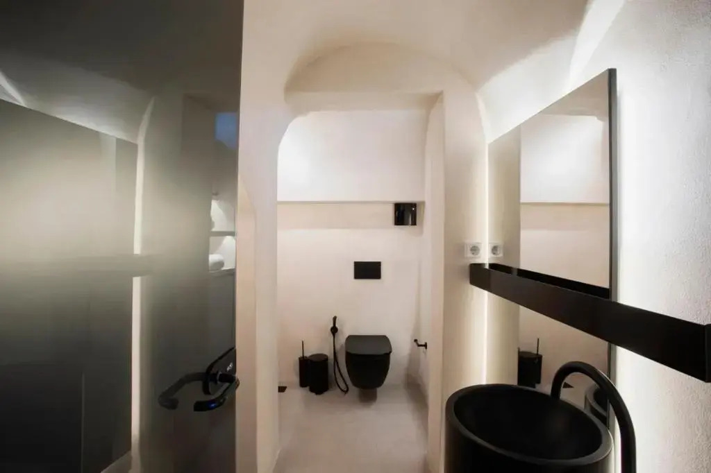 ArmonOia Suites Santorini