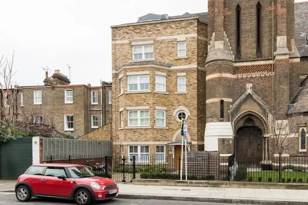 Amazing Designer 2 bed in Barons Court/west Ken