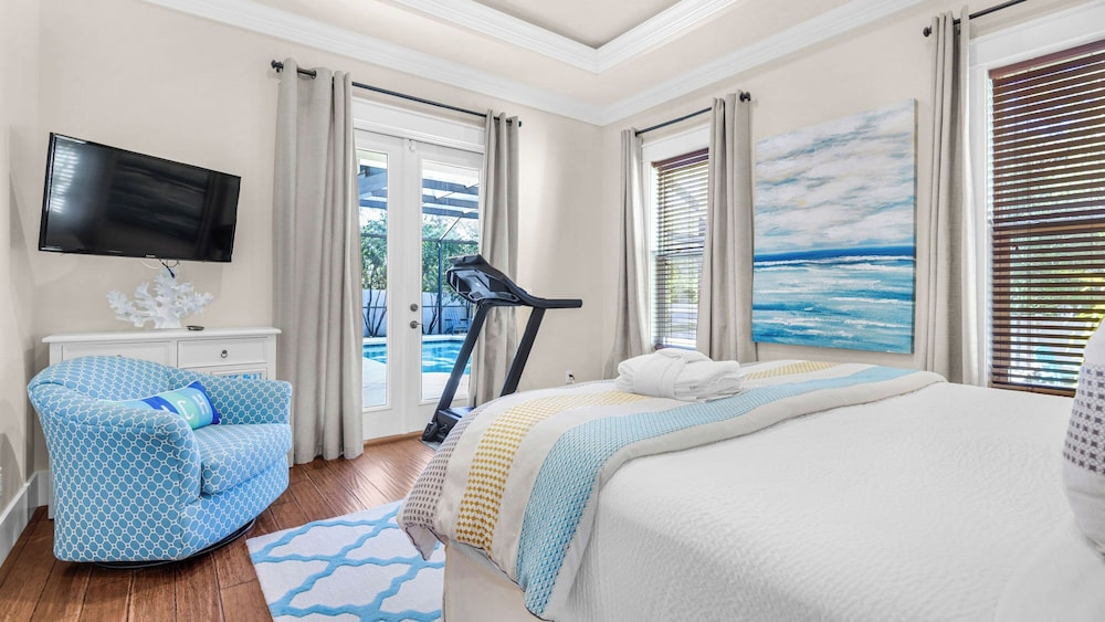 30A Getaway With Private Heated Pool, Hot Tub, and Golf Cart