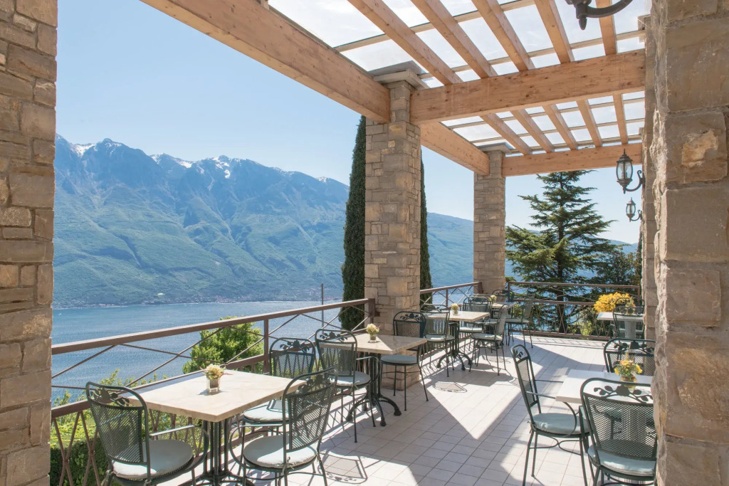 Village Hotel Lucia