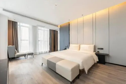 Atour Hotel Zhengzhou East Station Longzi Lake