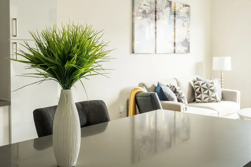 1 BR International Plaza Apt by Frontdesk