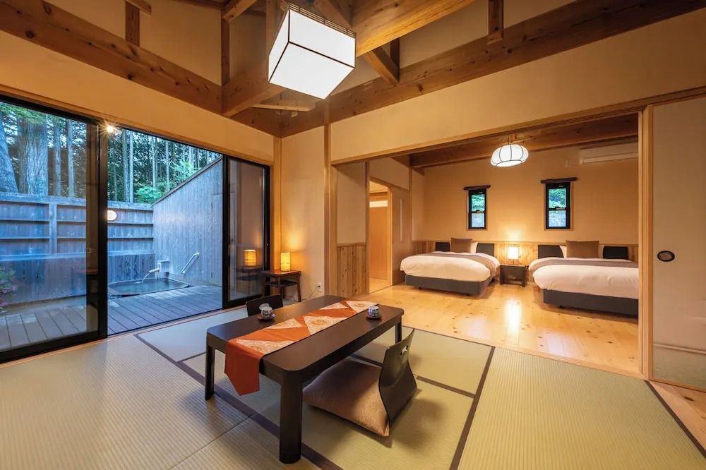 Tsuwabuki-no-Hana