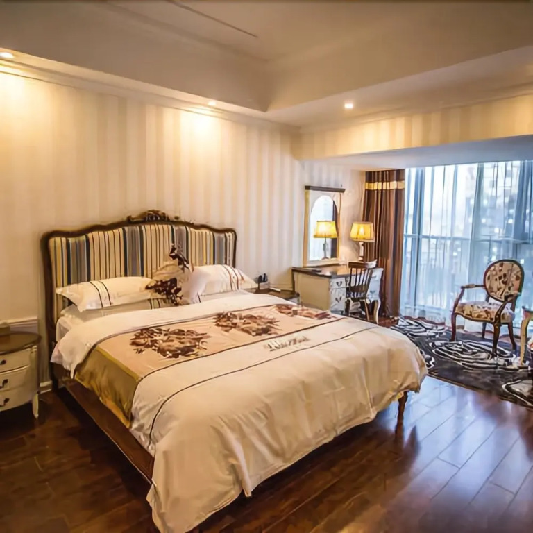 Lantis Hotel