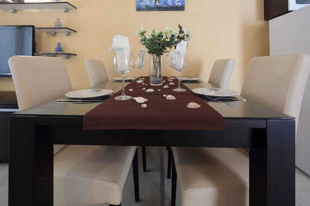 Apartments and Room Goran