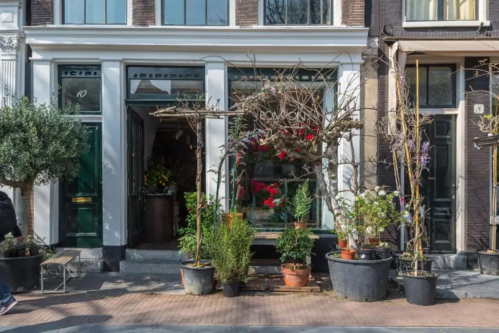 Canal View Amsterdam apartment