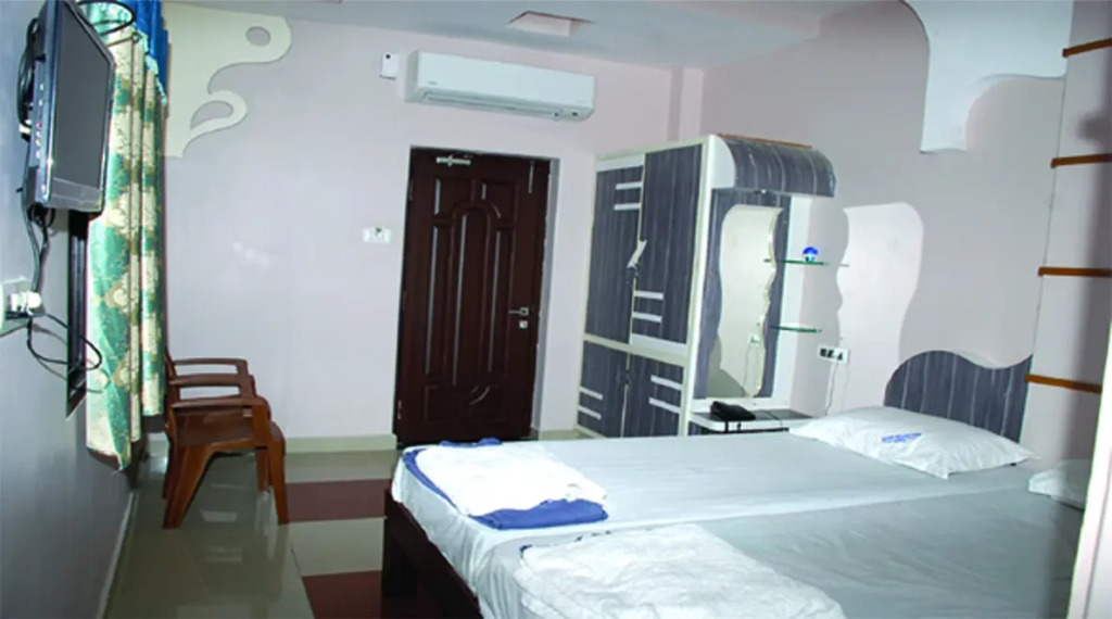 I-Roomz Naga Mayuri