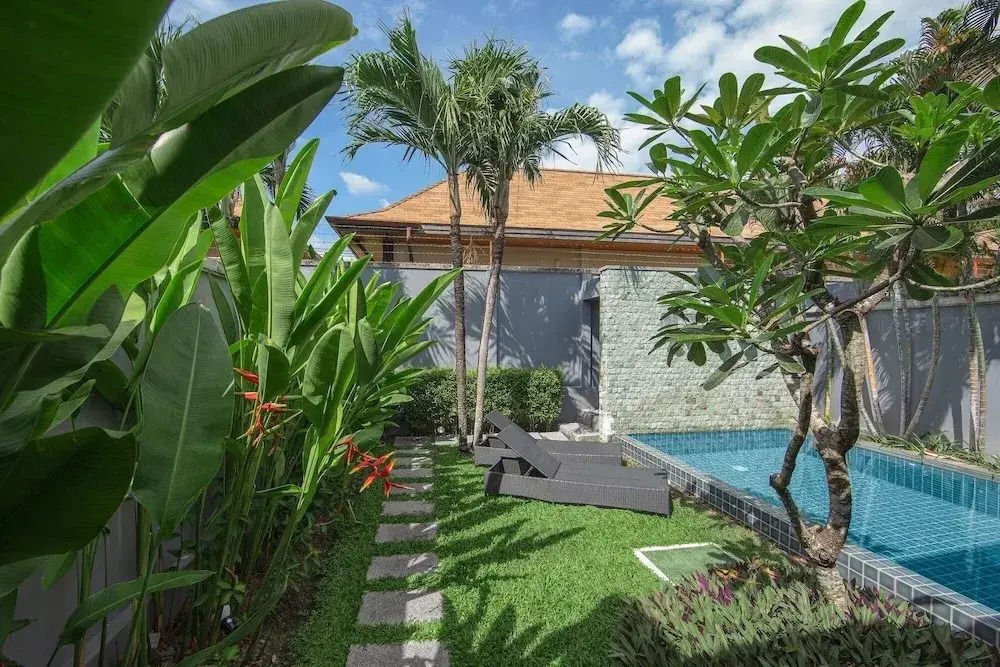 VILLA ARU Private Pool 3 min to Naiharn Beach