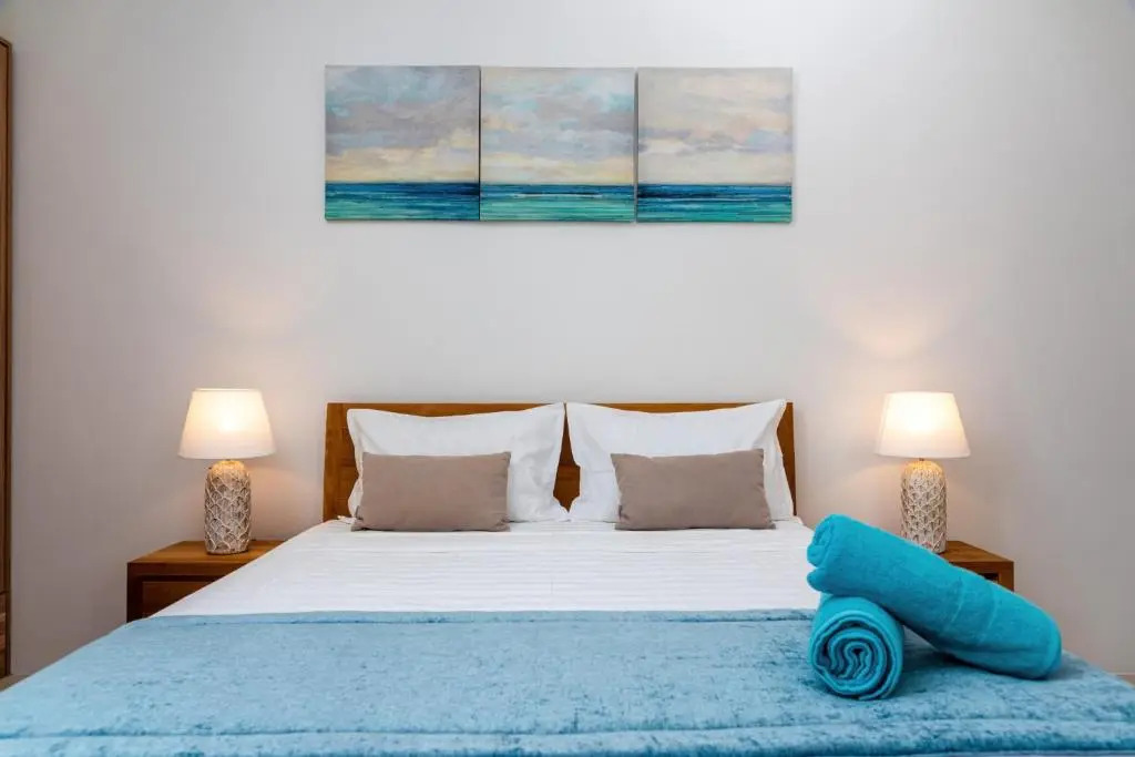West Wood Holiday Apartment, C6 - Flic en Flac with pool at a quiet location, beautifully decorated and close to the beach