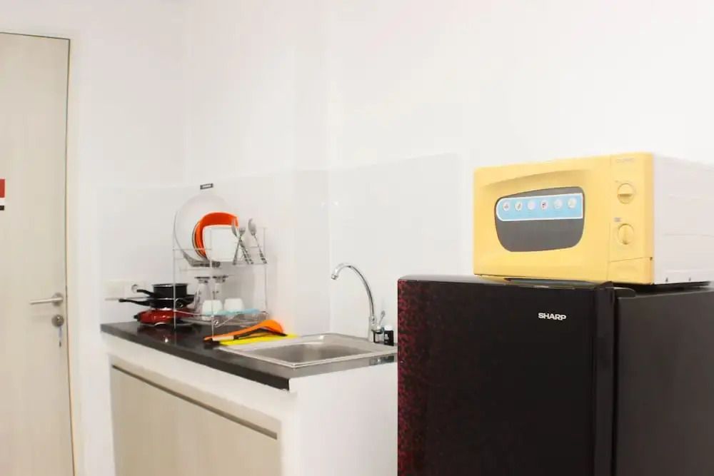 Elegant Studio At Azalea Suites Apartment