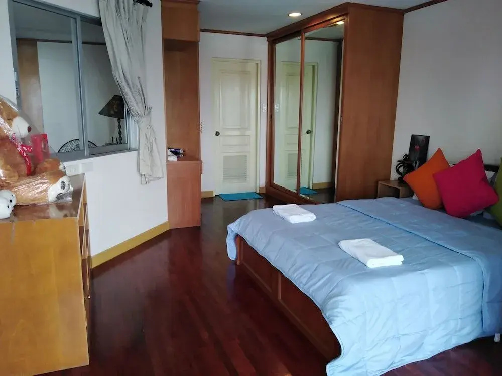 Downtown Apartment near BTS Station