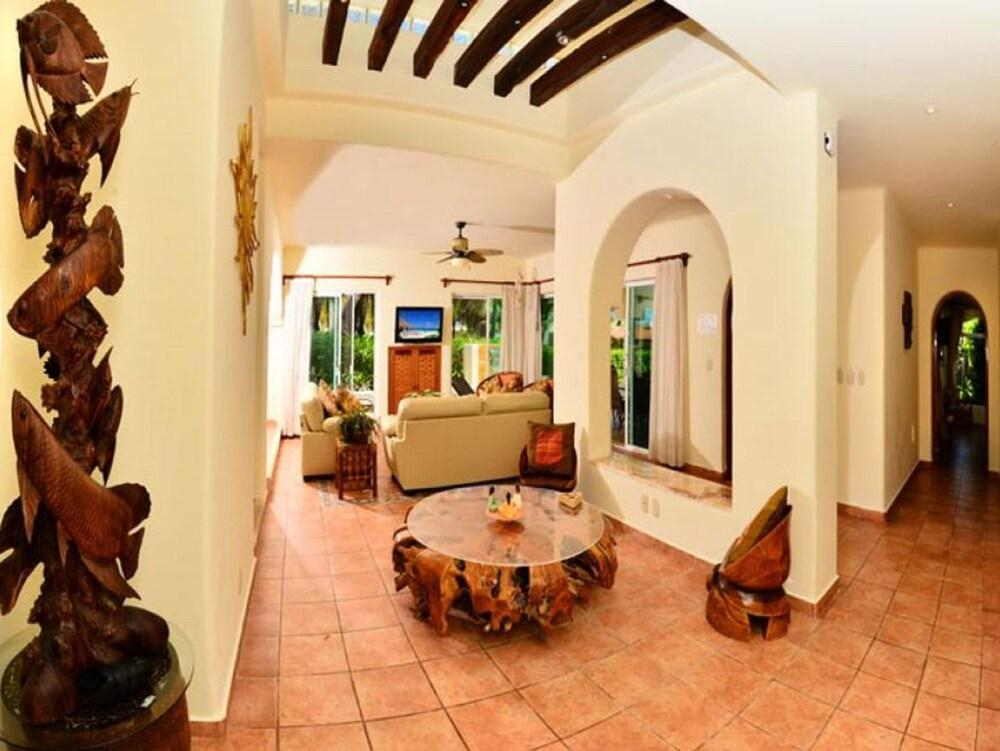 4 Br Villa - Casa Rebeka Playacar I - Dlp 21875