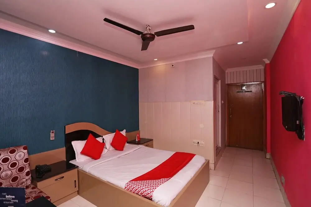 Hotel Parbati International