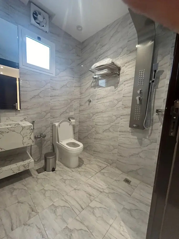 Elite House