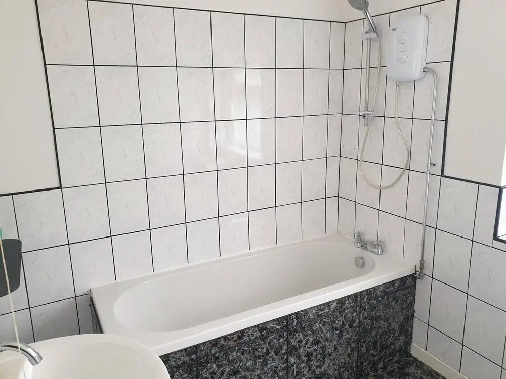 Sleeps 6, Guests&contractors, Wi-fi, Free Parking