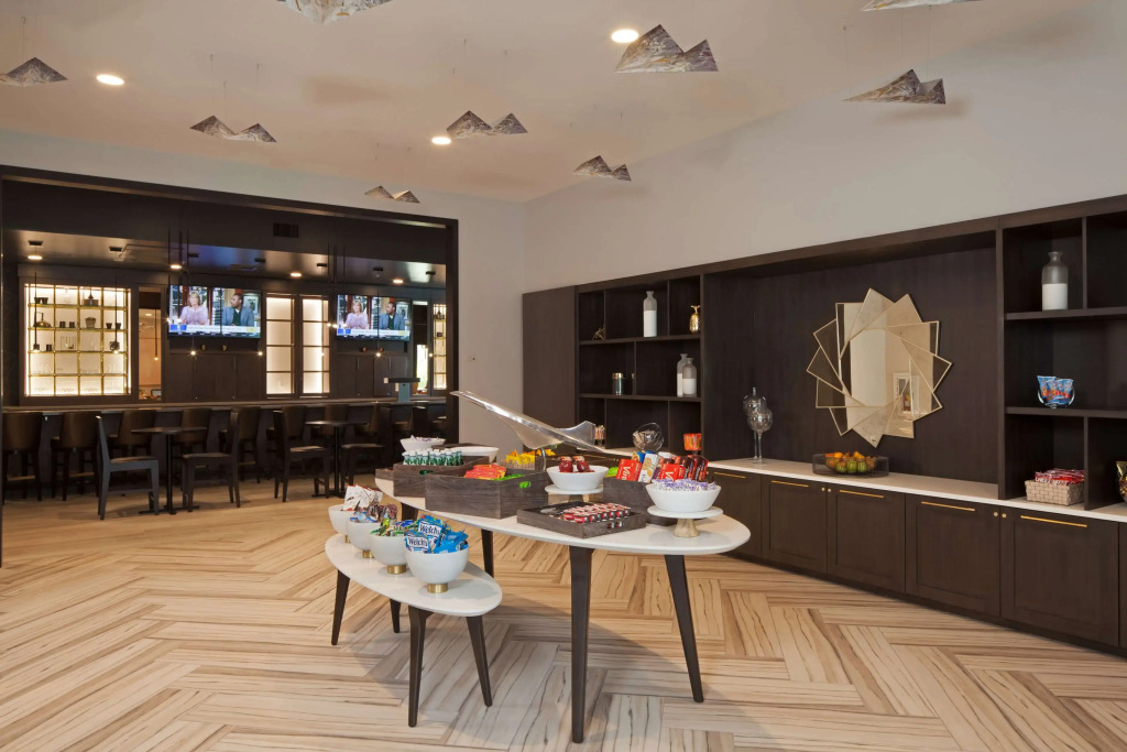 H Hotel Los Angeles, Curio Collection By Hilton