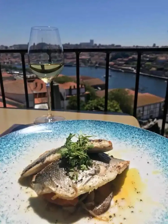 Apartment With one Bedroom in Porto, With Wonderful Mountain View, Terrace and Wifi