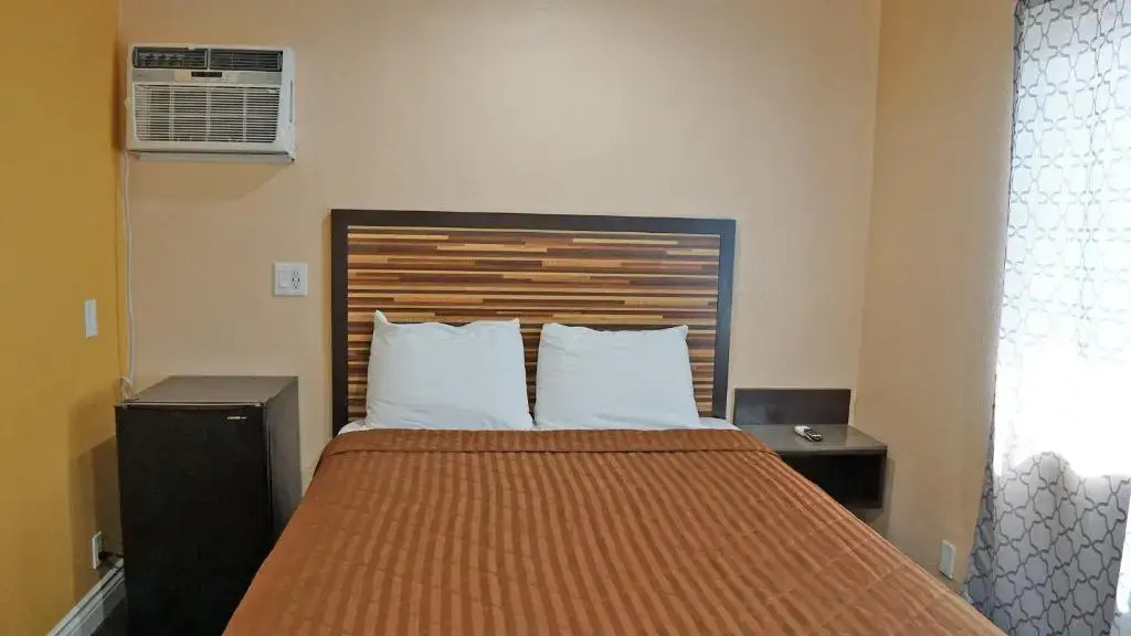 Holly Crest Hotel - Los Angeles, LAX Airport